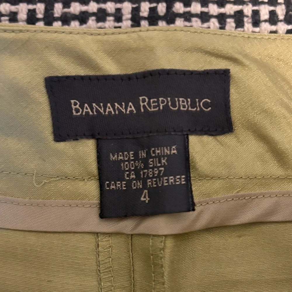 Banana Republic Silk-Blend Straight Leg Pants in Lemon Yellow